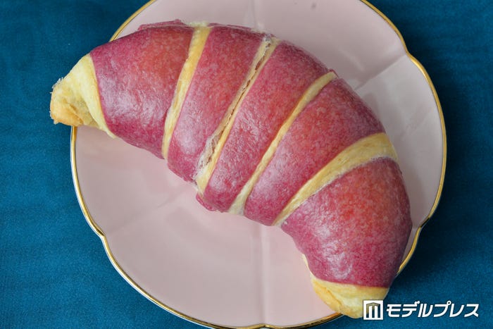 「キャラメル香るおいものクロワッサン(紅はるか)」185円(税込)(C)モデルプレス
