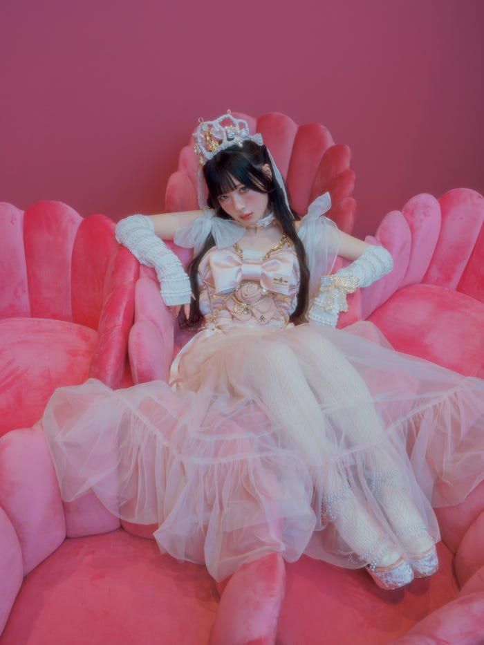 逃げ⽔あむ「LARME」067 Winter(提供写真)