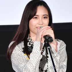 鷲尾伶菜ソロプロジェクト“伶”、初楽曲を生披露 佐藤大樹&橋本環奈が感激<小説の神様 君としか描けない物語>