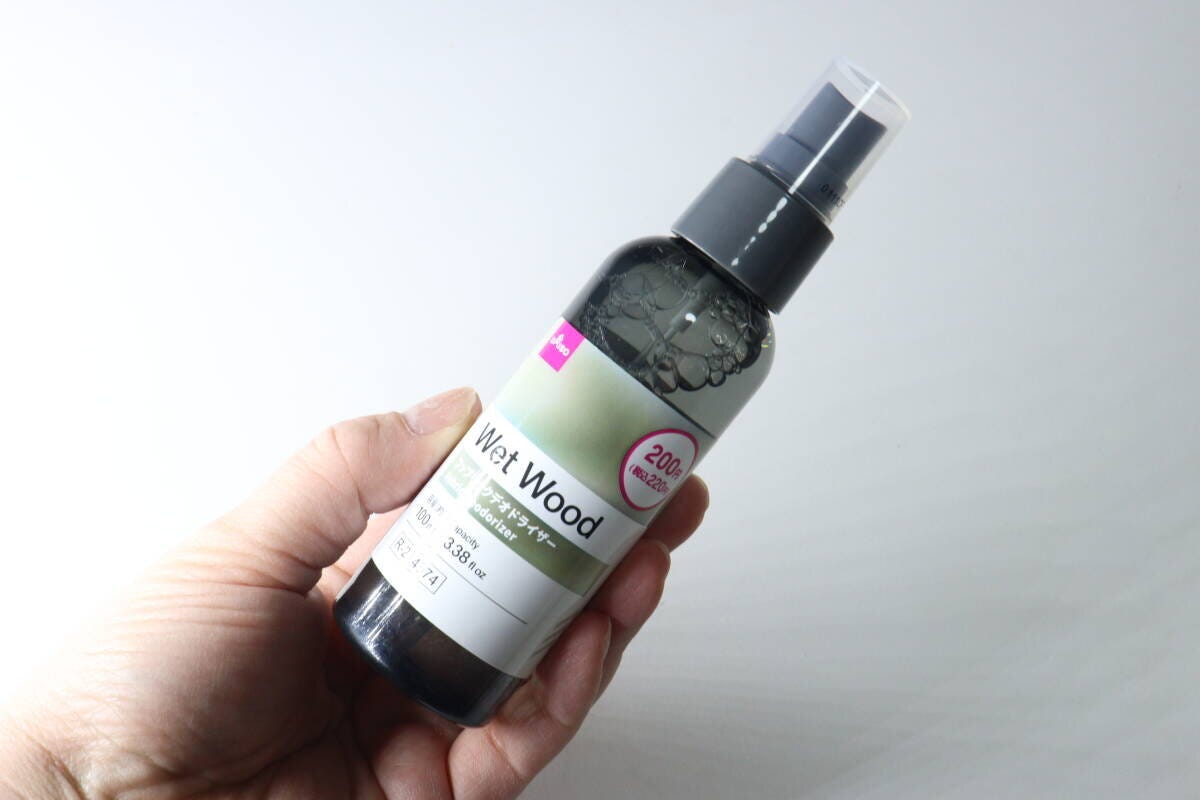 ダイソーのファブリックデオドライザー（WET