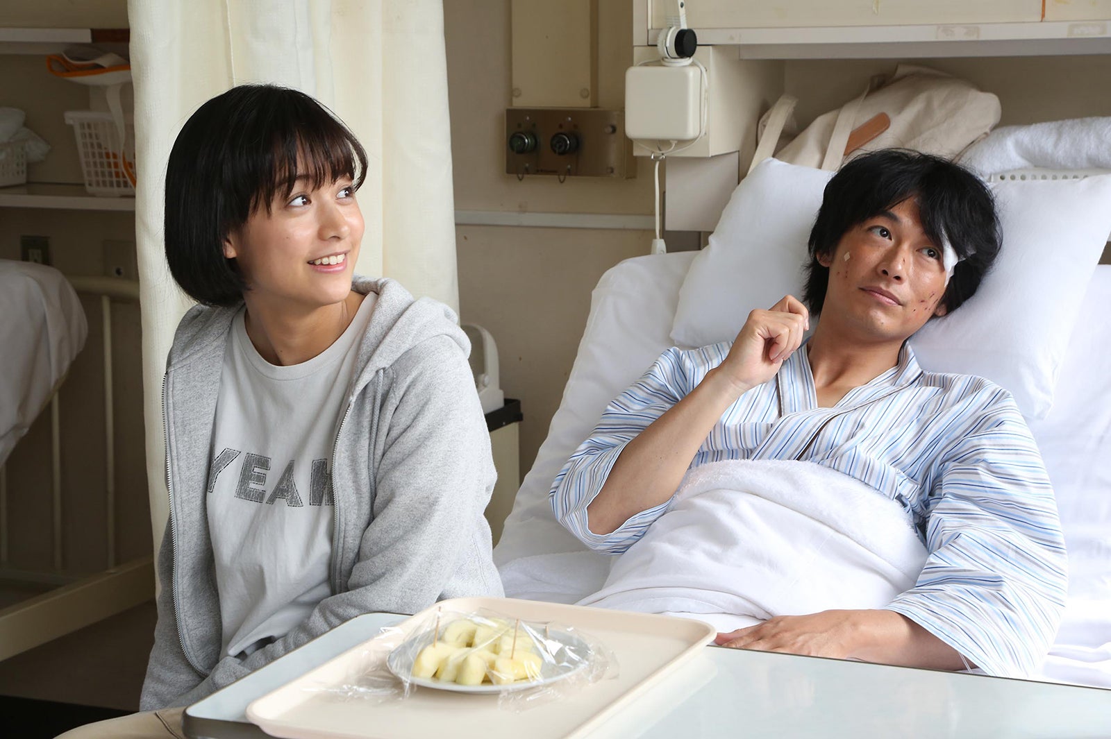 山本美月、ディーン・フジオカ（C）フジテレビ