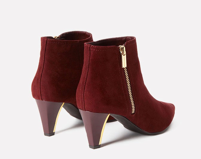 グリッターアンクルブーツ「CHARLES & KEITH」4,806円（税込）／画像提供：CHARLES & KEITH