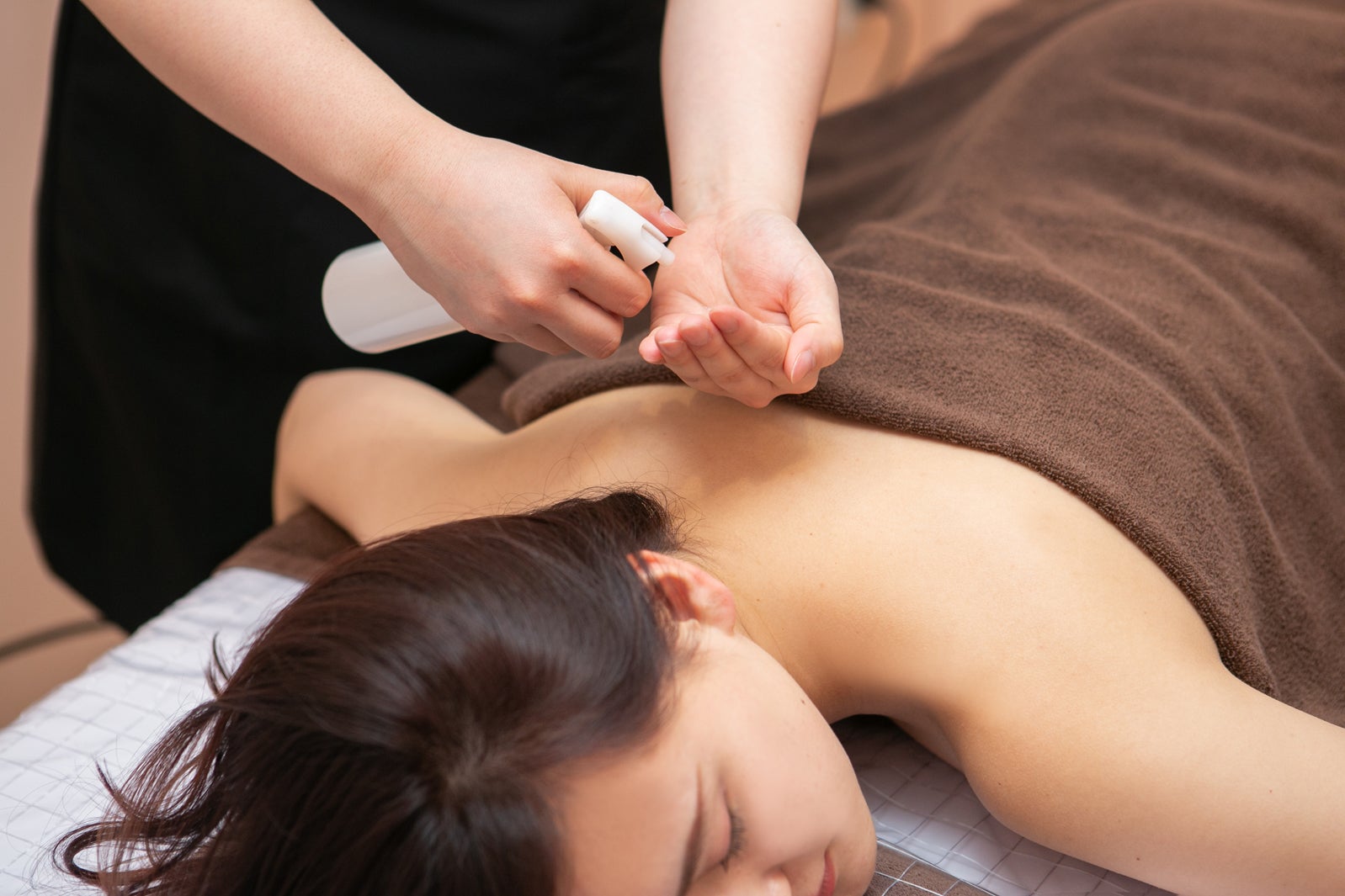 生コラーゲン配合した美肌ローションを使用