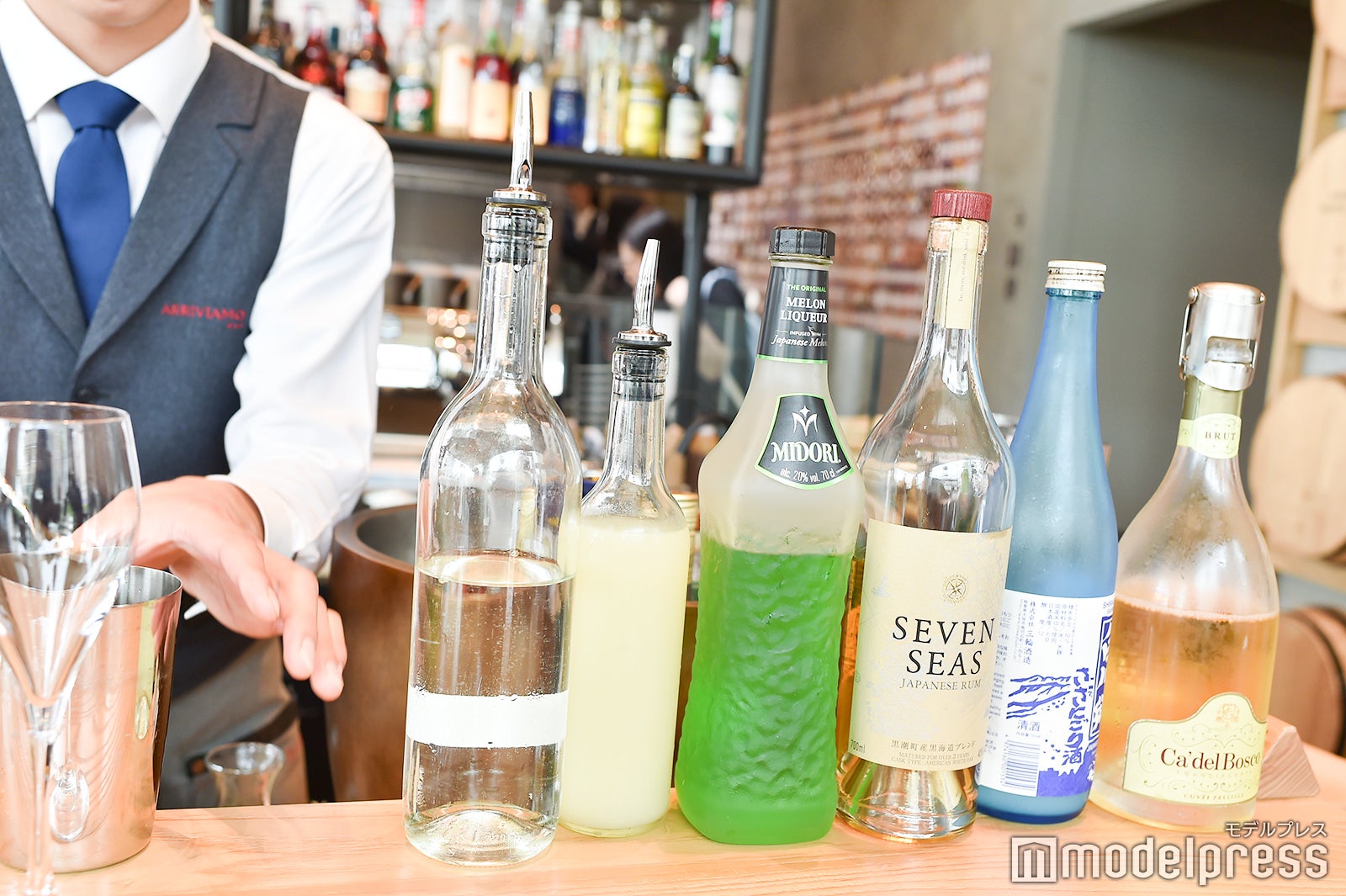 贅沢に沢山の材料を使っているネオン メロン（C）モデルプレス