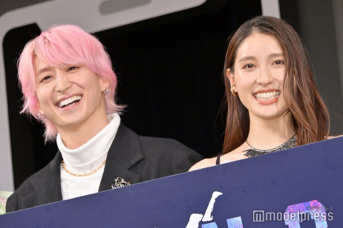 「マッチング」完成披露試写会に登場した佐久間大介&土屋太鳳(C)モデルプレス