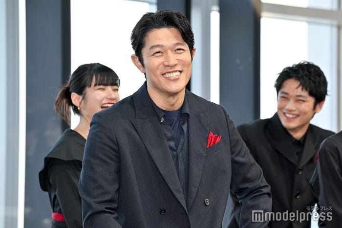 鈴木亮平(C)モデルプレス