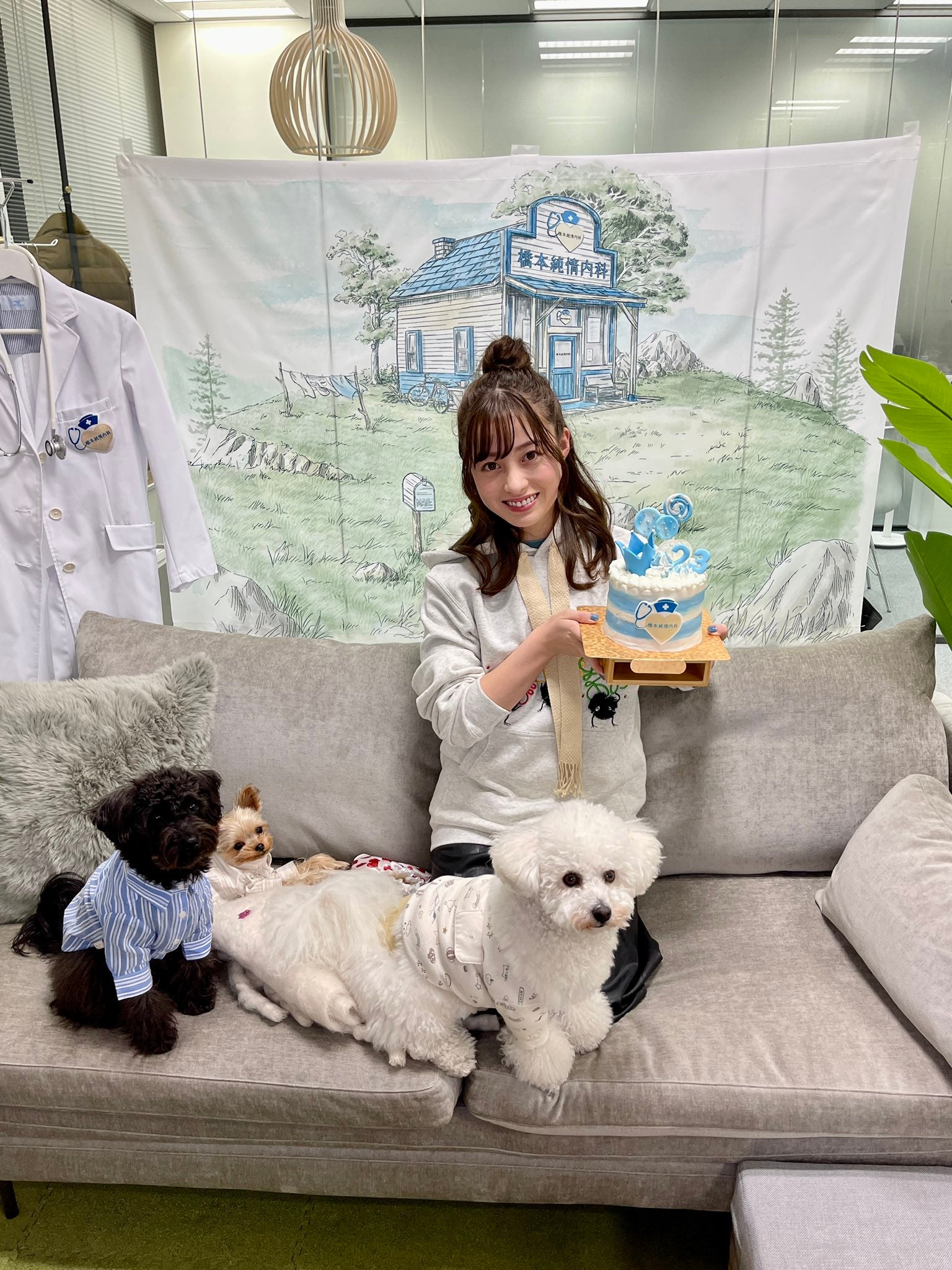 橋本環奈、誕生日迎え23歳の抱負明かす 浜辺美波・藤田ニコルらからも祝福の声