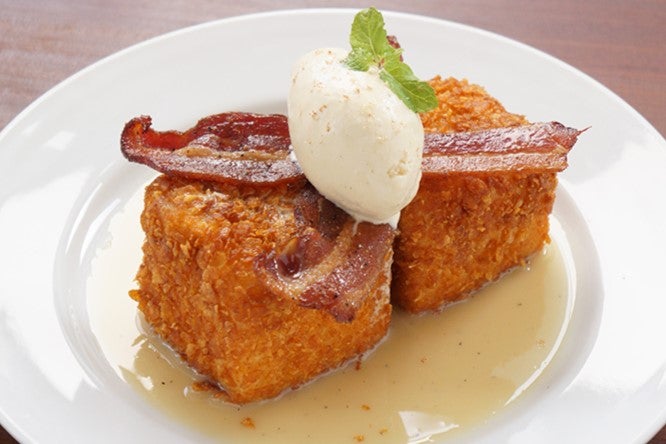 コーンフレークフレンチトースト／提供画像