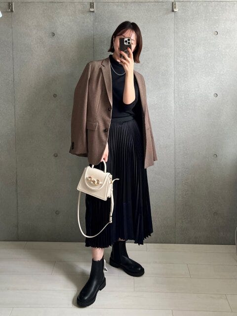 ユニクロ　ジャケット　コーデ　スカート