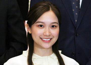テレ朝・松岡朱里アナ「人生初」沖縄でオフショル姿 尊いオフショに「最上級に可愛いすぎます」「素敵すぎるだろ♥」