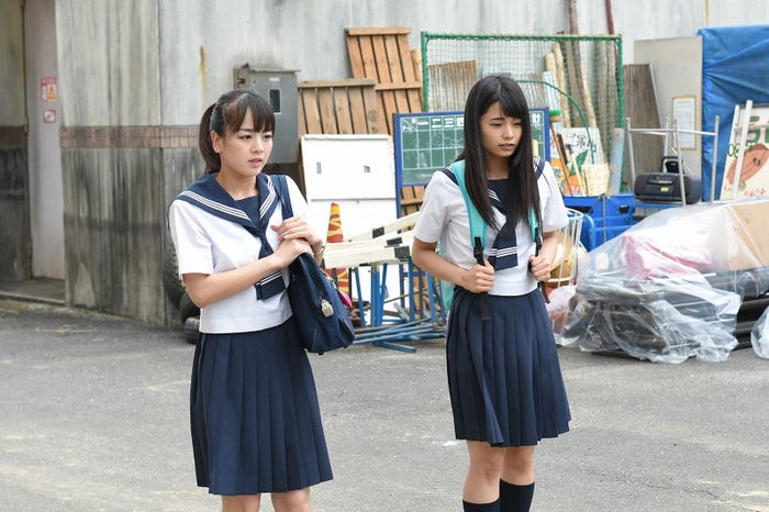 伊原六花、足立佳奈/「チア☆ダン」第3話より(C)TBS