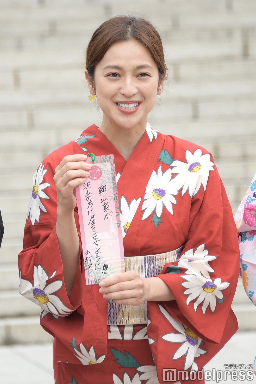 中村アン「朝山家がたくさんの方に届きますように！！！」（C）モデルプレス