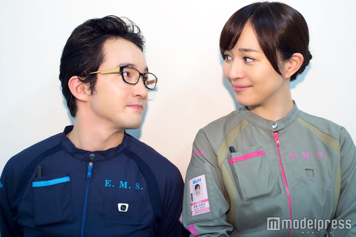 浅利陽介&比嘉愛未 (C)モデルプレス