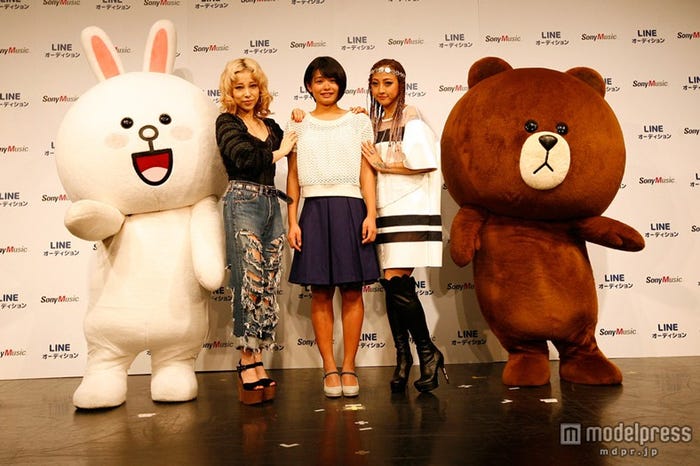 「LINEオーディション」/写真左から:加藤ミリヤ、足立佳奈さん、JASMINE