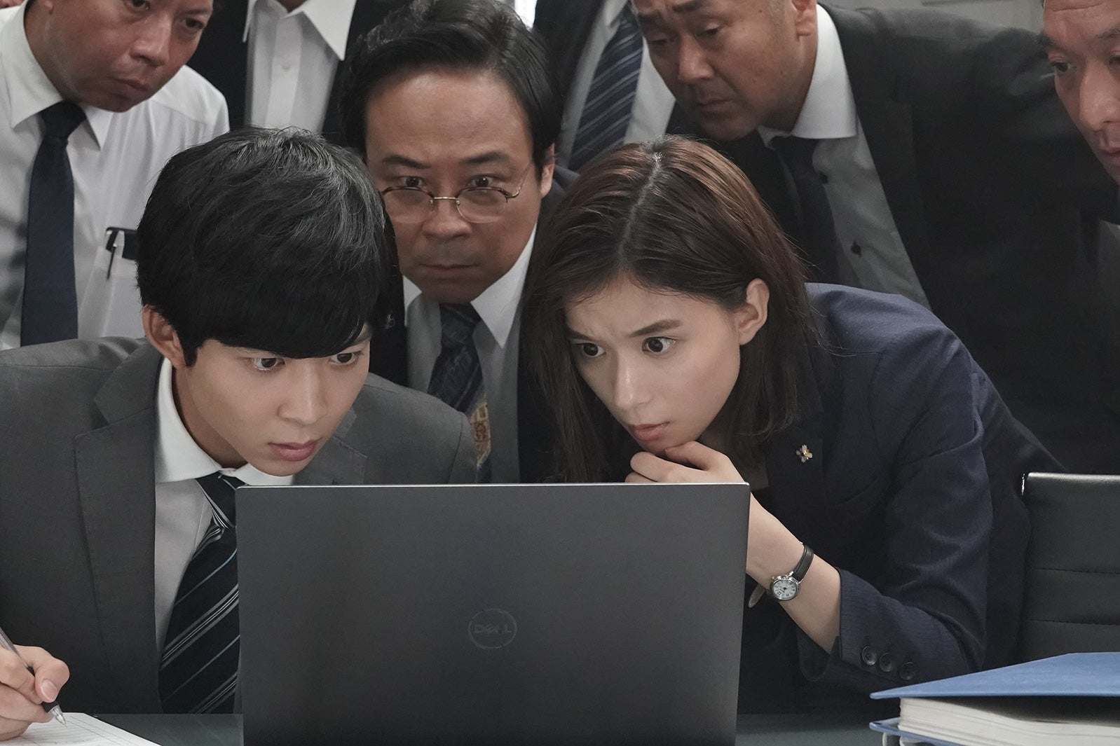 鈴木仁、芳根京子（C）関西テレビ