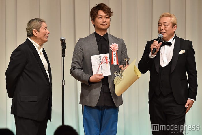 SMAPをおおいにイジられこの表情(C)モデルプレス