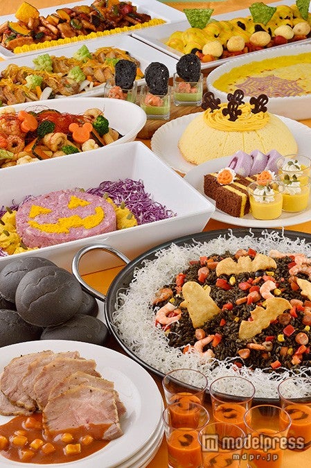 TDL：「クリスタルパレス・レストラン」スペシャルブッフェ大人￥3090（C）Disney