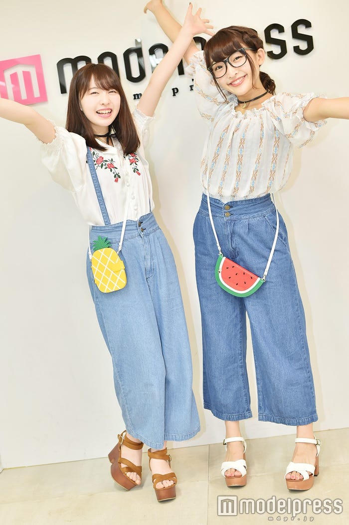まこみな/左から:まこ、みなみ(C)モデルプレス