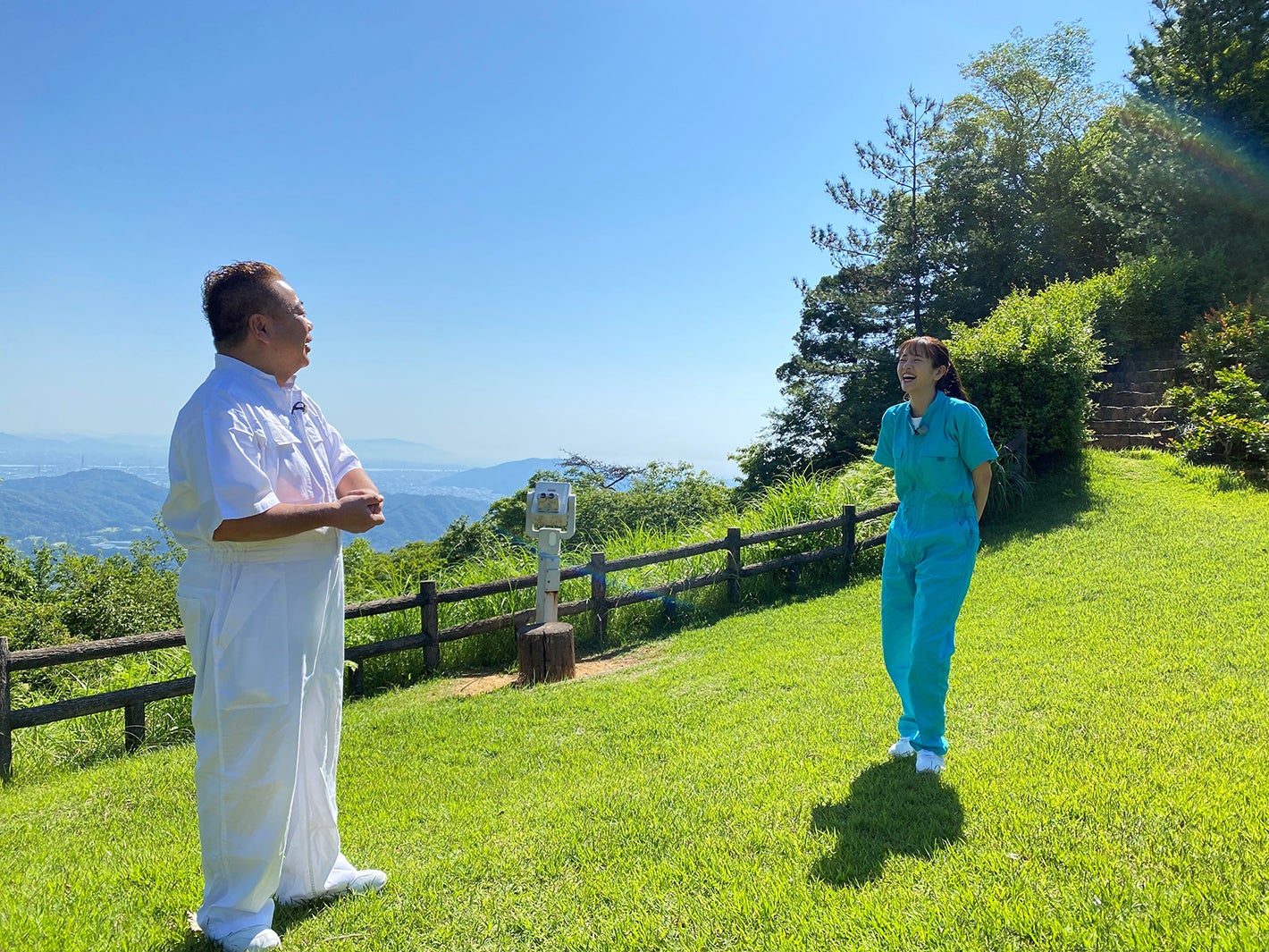 出川哲朗、横田真悠（C）日本テレビ