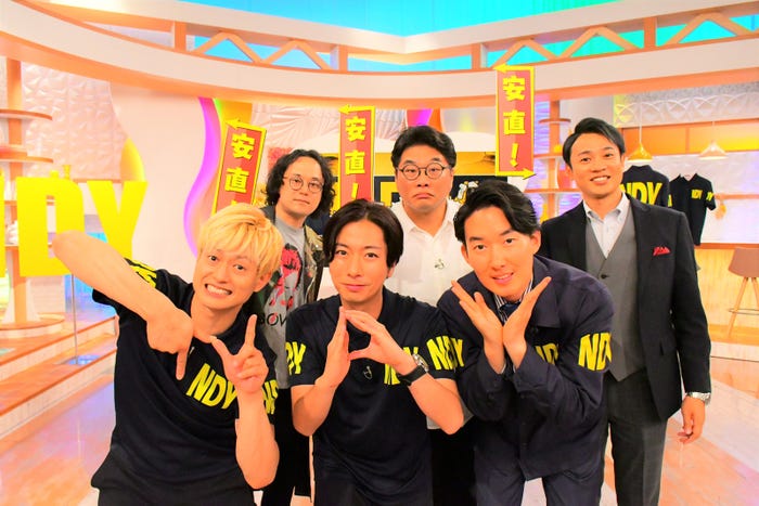 (後列左から)石戸諭氏、松尾諭、横山太一アナ(前列左から)塚田僚一、河合郁人、古川昌希アナ(C)ABCテレビ