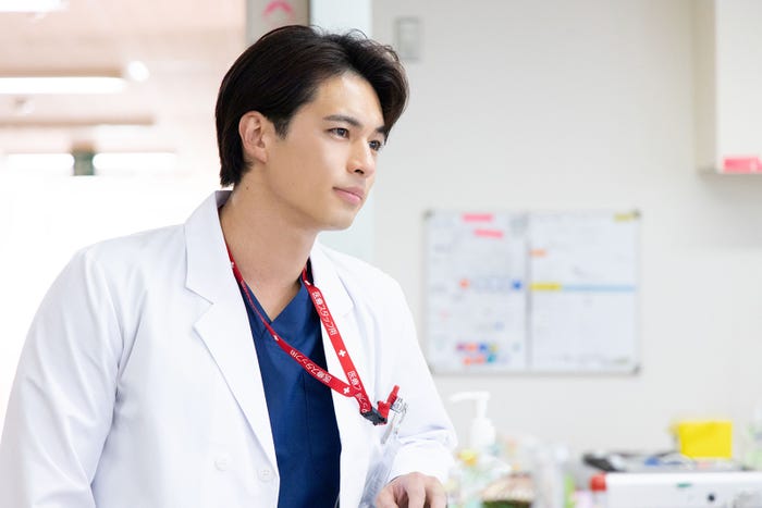 佐伯大地「ナースが婚活」第1話より(C)「ナースが婚活」製作委員会