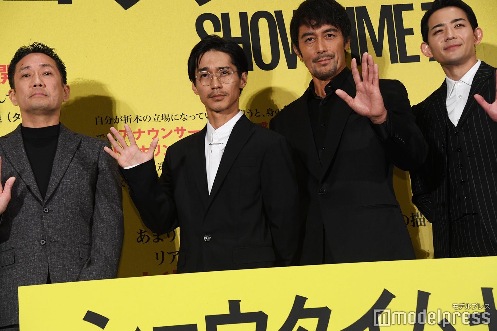渡辺一貴監督、錦戸亮、阿部寛、竜星涼（C）モデルプレス