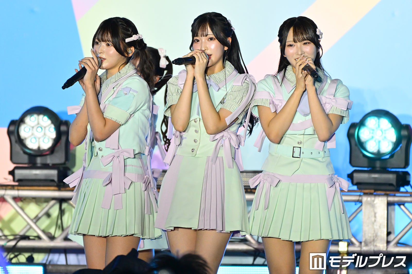 ≒JOY、夏曲連発で魅了 新曲初披露・ラストの「ニアジョイ音頭」にファン沸く【TIF2026】