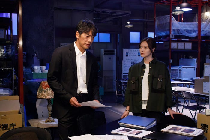 反町隆史、白石麻衣「オクラ〜迷宮入り事件捜査〜」第10話(C)フジテレビ
