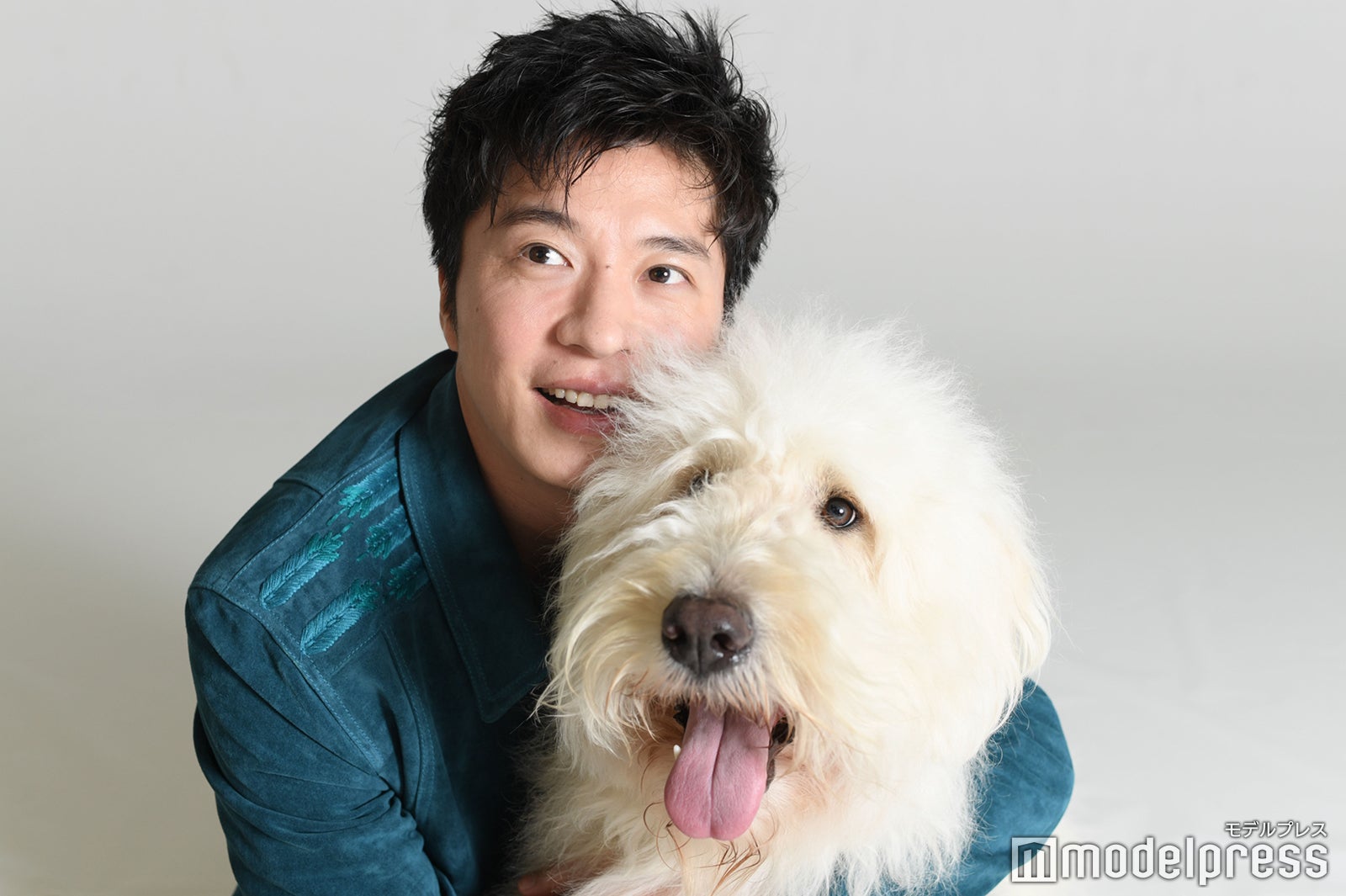 田中圭＆ベック、撮影中は終始仲良し！（C）モデルプレス