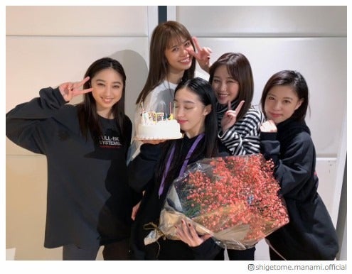 重留真波にFlower全員でサプライズ　メンバーの絆にファン感激