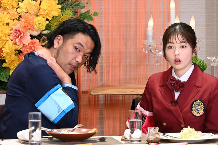 盛山晋太郎、小芝風花(C)日本テレビ