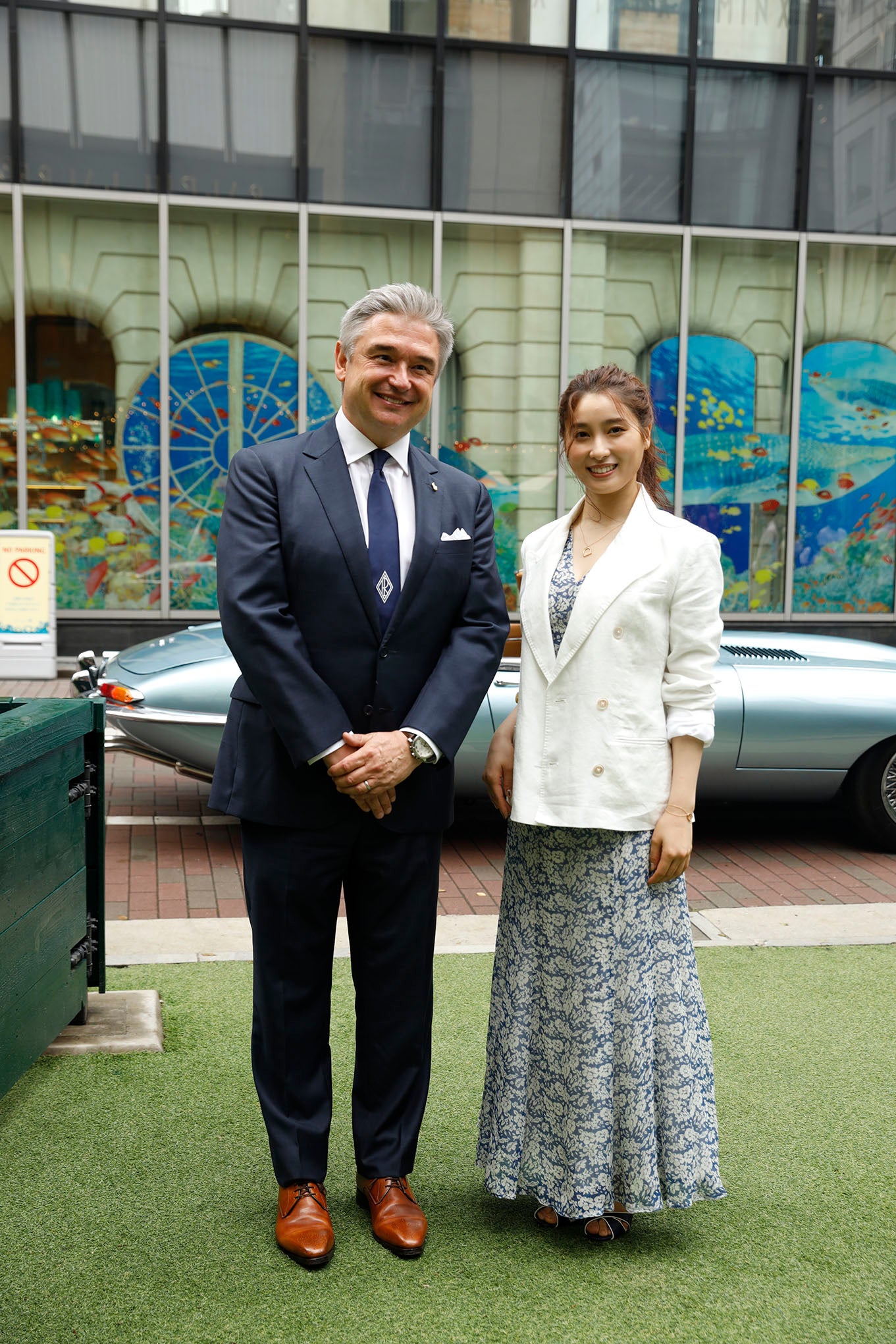 土屋太鳳（左）（提供写真）