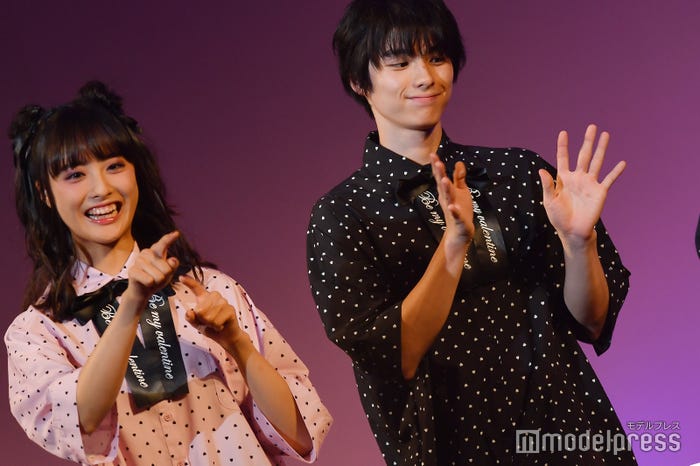 大友花恋、本田響矢 (C)モデルプレス