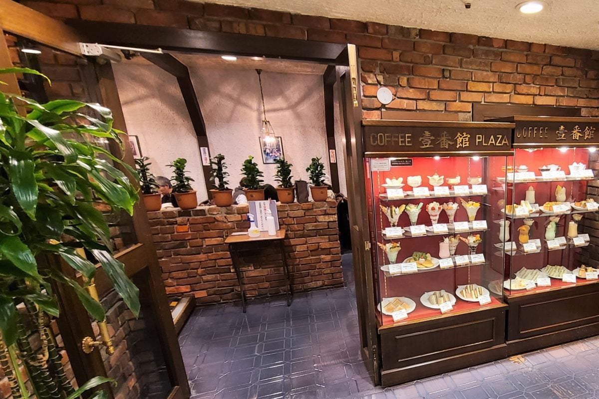 もはや芸術品のような「クリームソーダ」出す壹番館 値段も異論なしのレベル