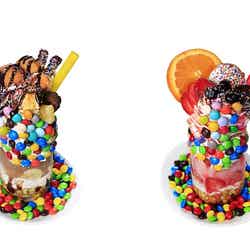 (左から)NY STYLE 19 COLORS M&M’S PARFAIT(ストロベリー)/1,800円(税抜)、NY STYLE 19 COLORS M&M’S PARFAIT(チョコレート)/1,800円(税抜)/画像提供:マースジャパンリミテッド