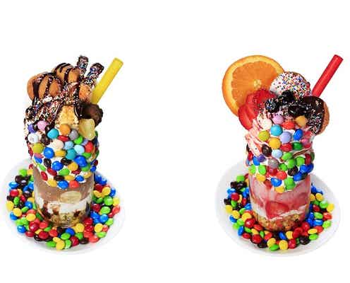 「M&M’S」限定カフェ原宿にOPEN チョコまみれの強烈“盛りパフェ”も登場