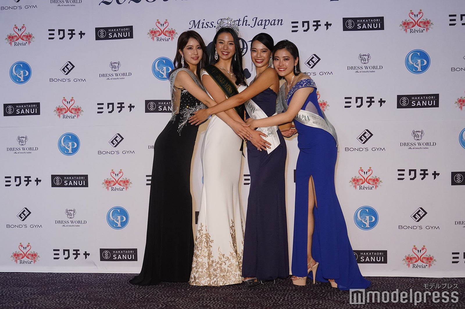 長坂有紗さん、大城きらりさん、小久保春菜さん、楠由萌さん（C）モデルプレス