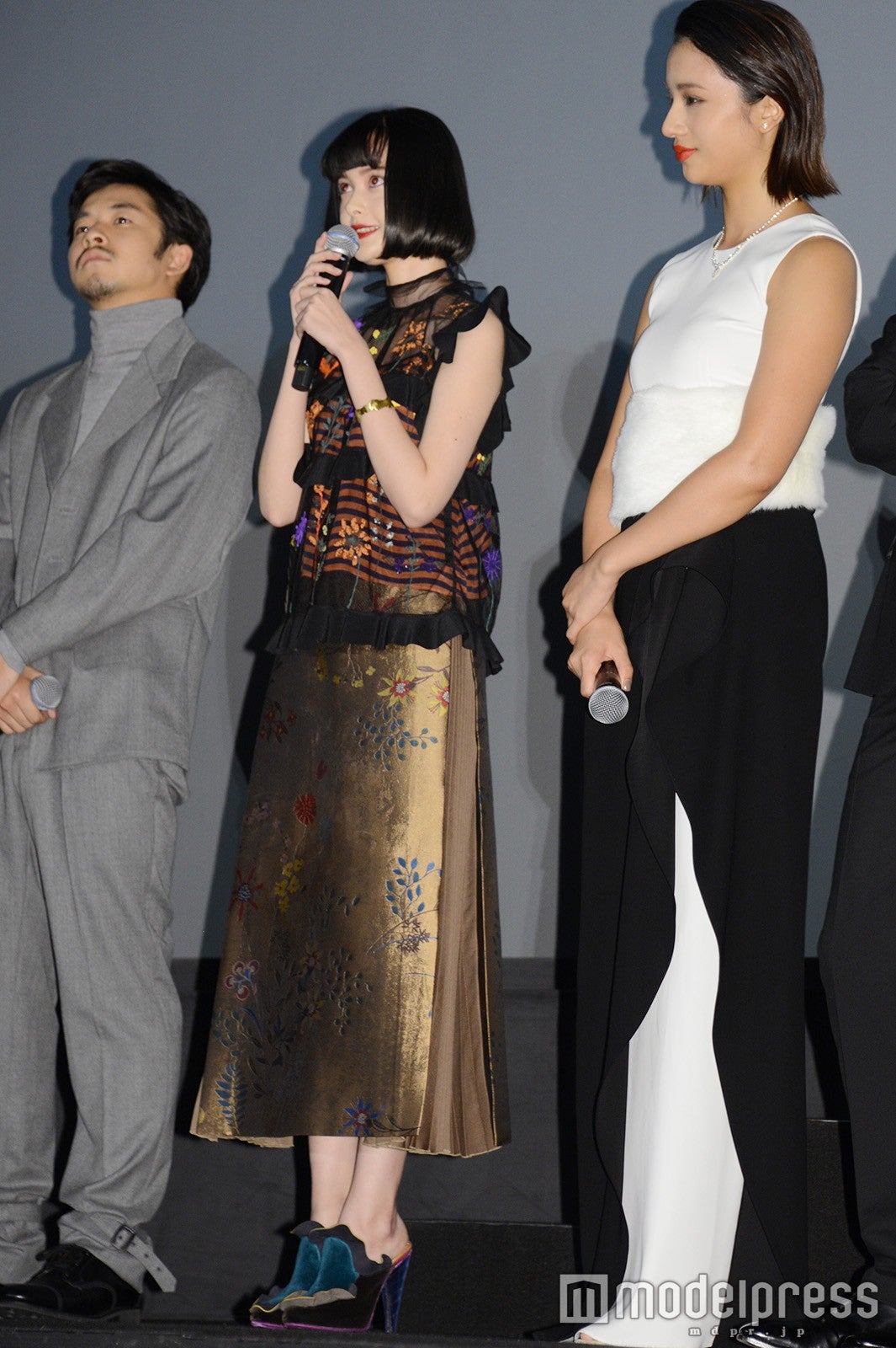 玉城ティナ（中央） （C）モデルプレス