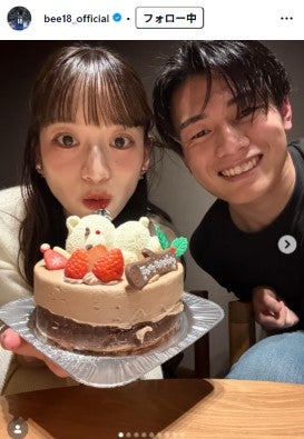 サッカー日本代表・上田綺世選手、28歳誕生日の家族3ショット公開「ハッピーオーラが溢れてる」「娘ちゃんもおめかししてて可愛い」の声