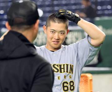 阪神・中川 初の開幕スタメン「思いっ切り」気合の丸刈り披露 フリー打撃で柵越え11本、140メートル豪快弾も