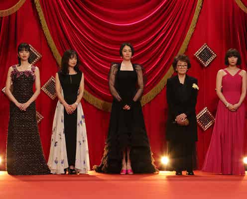 長澤まさみ・小松菜奈・広瀬すずら、美デコルテ披露華やかドレスで登場<第44回日本アカデミー賞>
