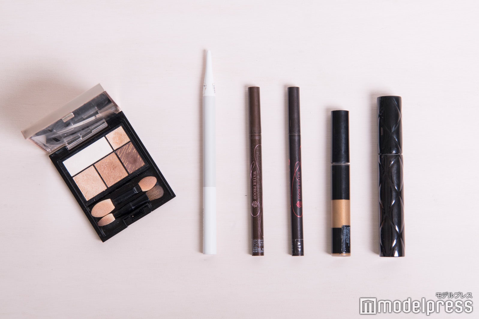 アイメイクは？（C）モデルプレス