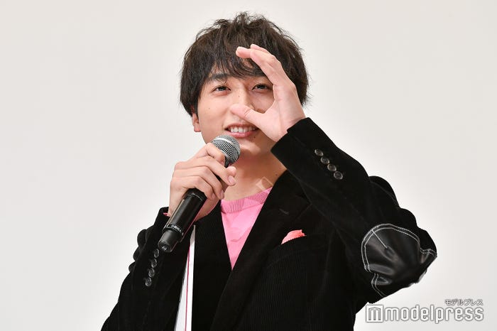 飲む/小関裕太 (C)モデルプレス