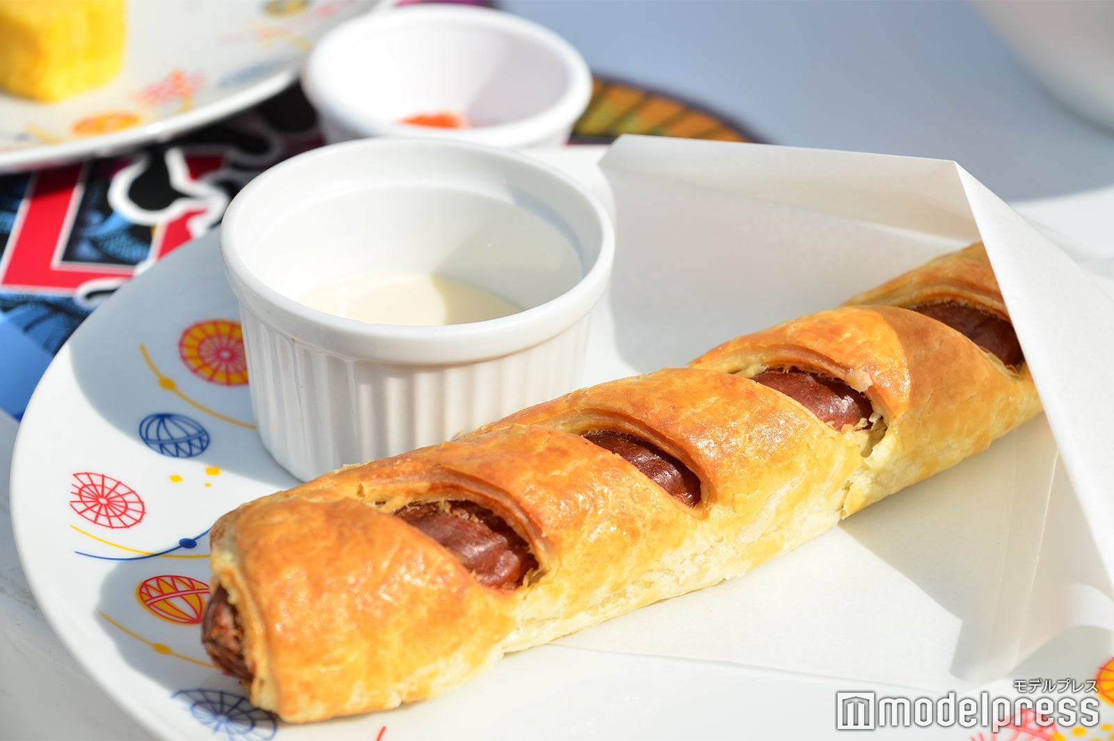 TAKAHIROのパイ包みソーセージ～チーズソースを添えて～¥800（C）モデルプレス