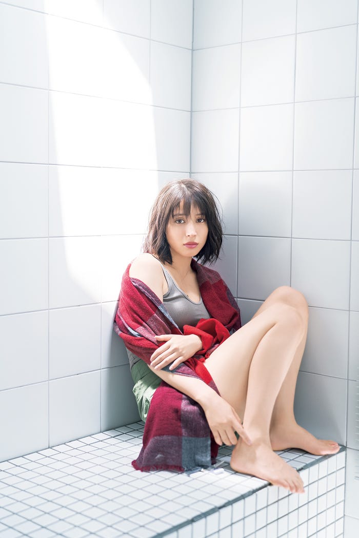 「広瀬アリスカレンダー2020<卓上タイプ>」(東京ニュース通信社刊)