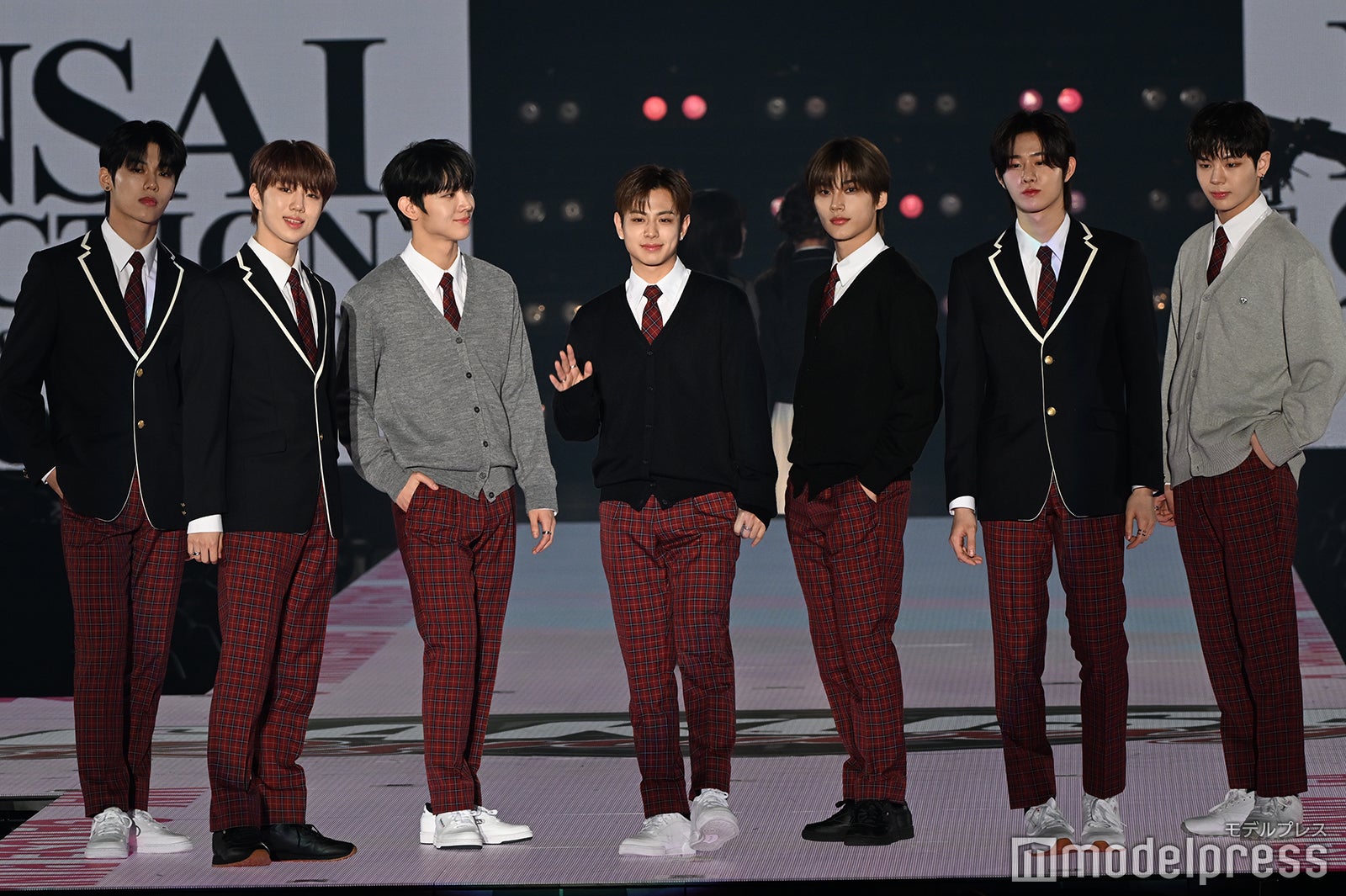 EVNNE（C）モデルプレス