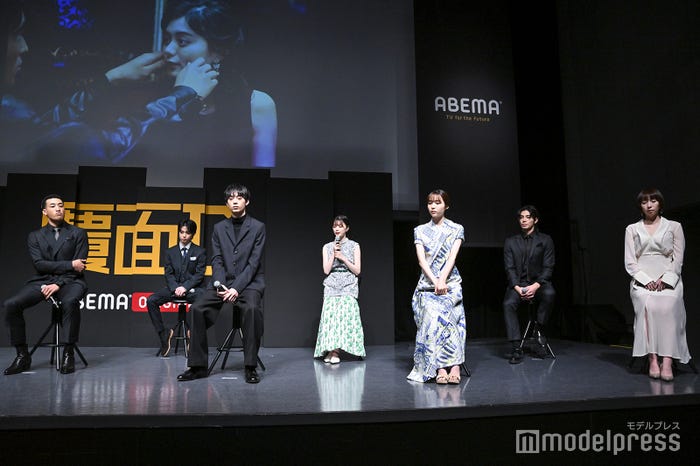 (前列左から)関口メンディーー、水沢林太郎、秋田汐梨、酒井若菜(後列左から)曽田陵介、紺野彩夏、武知海青 (C)モデルプレス