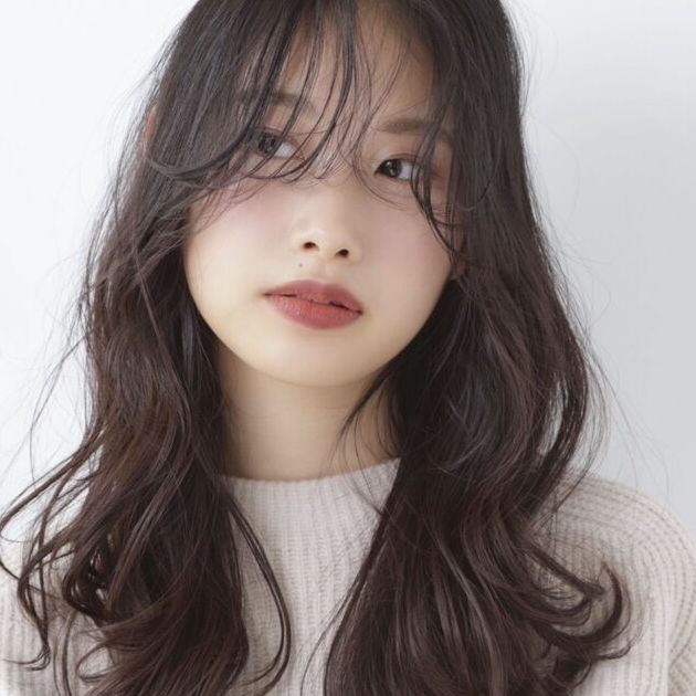 面長さんの似合わせロングヘア15選 前髪あり なしのおしゃれ髪型 モデルプレス