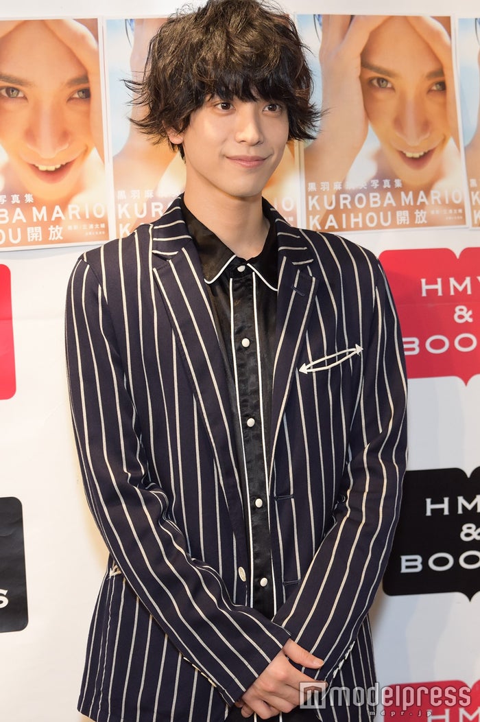 黒羽麻璃央(C)モデルプレス