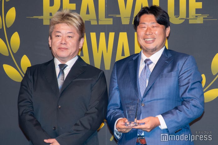 堀江貴文氏、中村創一郎氏(C)モデルプレス